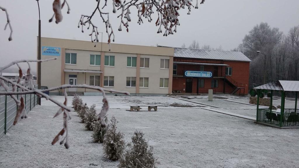 Viesu Maja Ezerkalns Hotel Krāslava Exterior photo