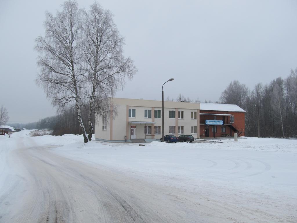 Viesu Maja Ezerkalns Hotel Krāslava Exterior photo