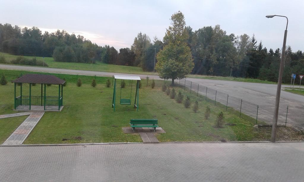 Viesu Maja Ezerkalns Hotel Krāslava Exterior photo