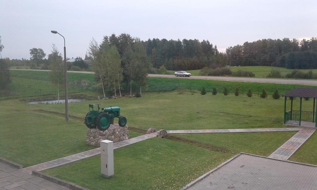 Viesu Maja Ezerkalns Hotel Krāslava Exterior photo
